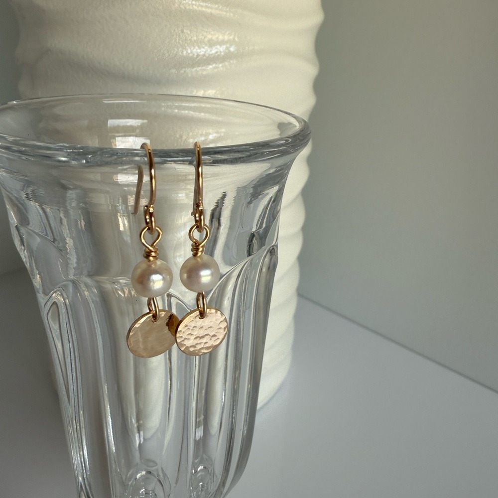 14K Gold Hammered Disc Pearl Earrings - Picture 4 of 10